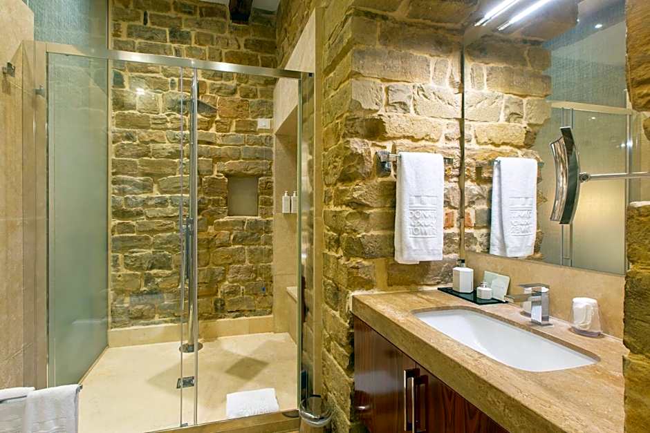 Donati Luxury Tower Suites