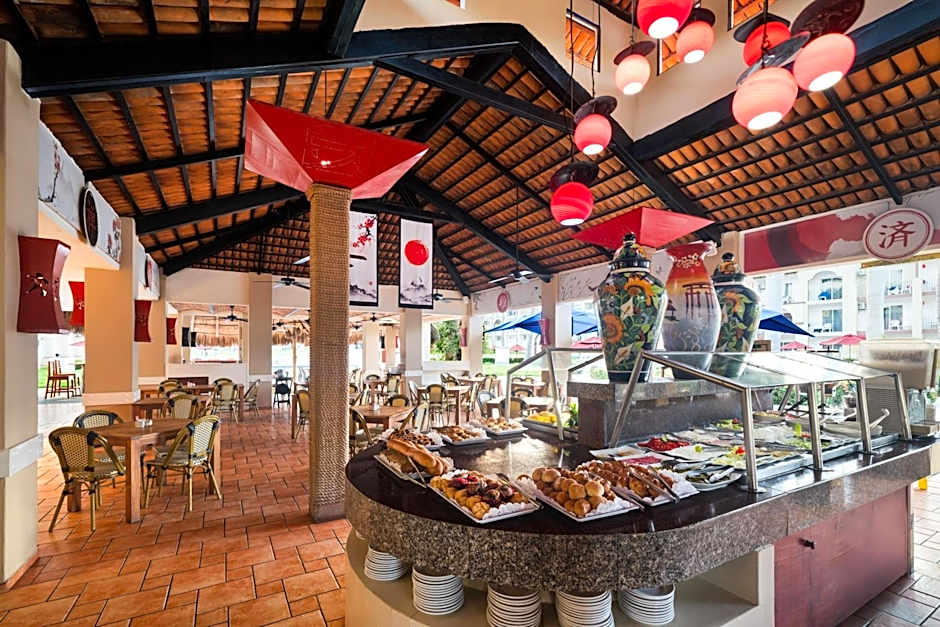 Grand Decameron Complex Bucerias, A Trademark All-Inclusive Resort