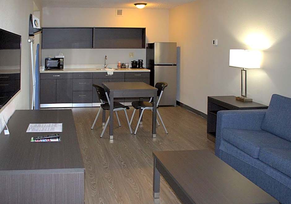 Clarion Pointe Statesville