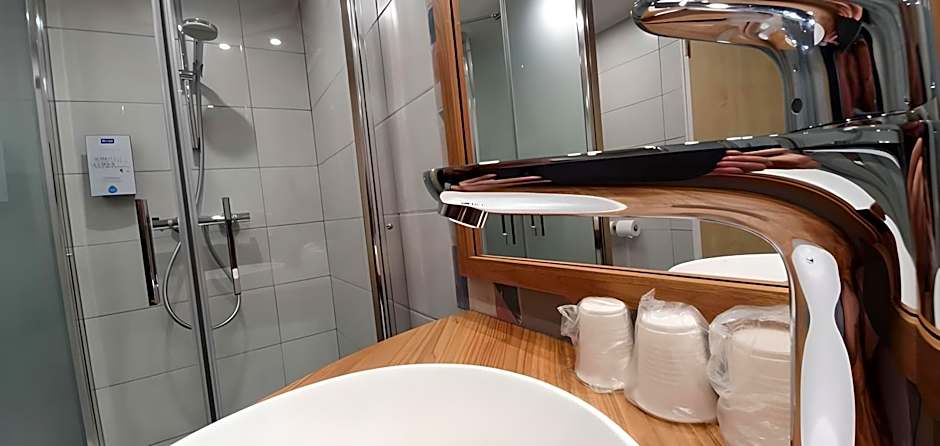 Kyriad Aix Les Milles - Plan de Campagne