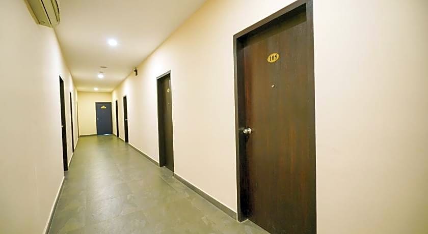 Super Townhouse Mookkannoor Tourist Home