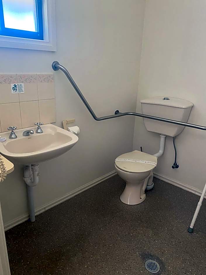 Deniliquin Country Club Motor Inn