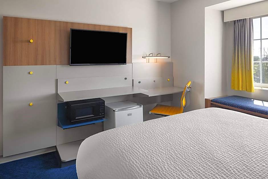 Microtel Inn & Suites by Wyndham Kearney