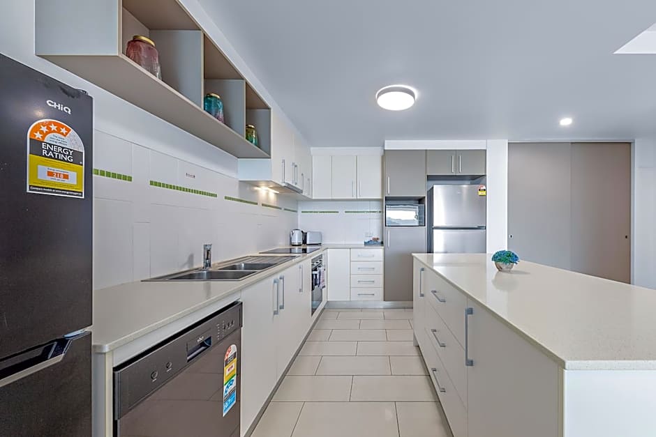 Airlie Summit Apartments