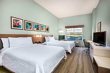 Queen Room with Two Queen Beds and Lake View