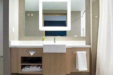 Queen Suite with Two Queen Beds