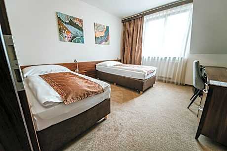 One-Bedroom Suite with Balcony