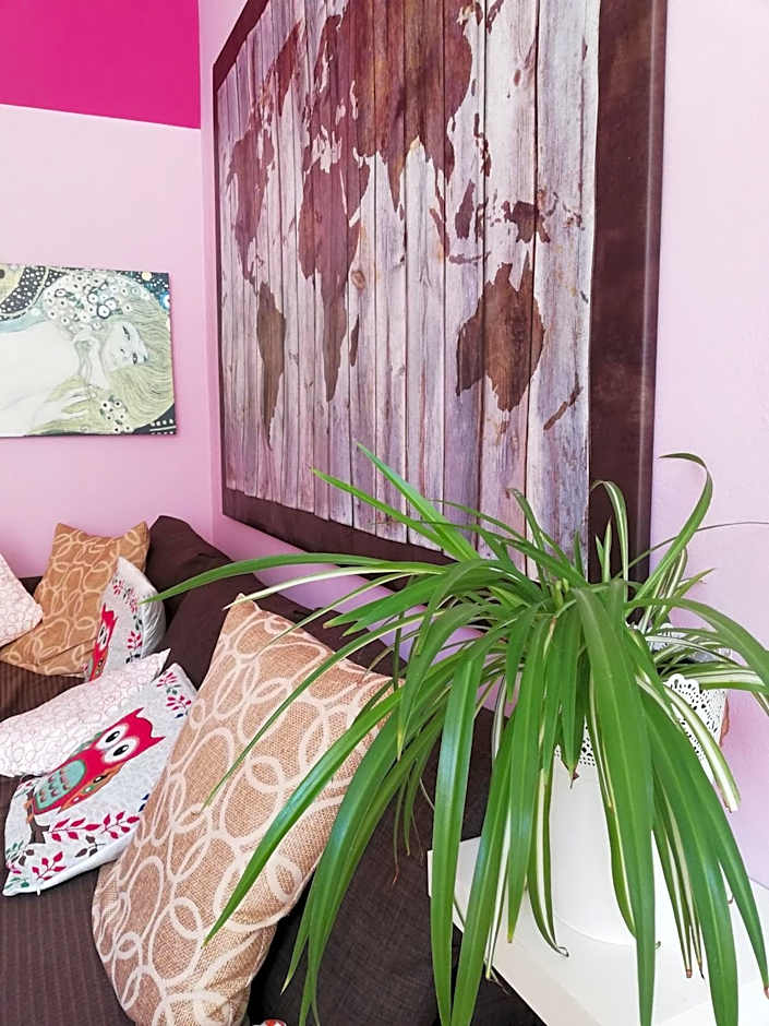 Aloi Rooms