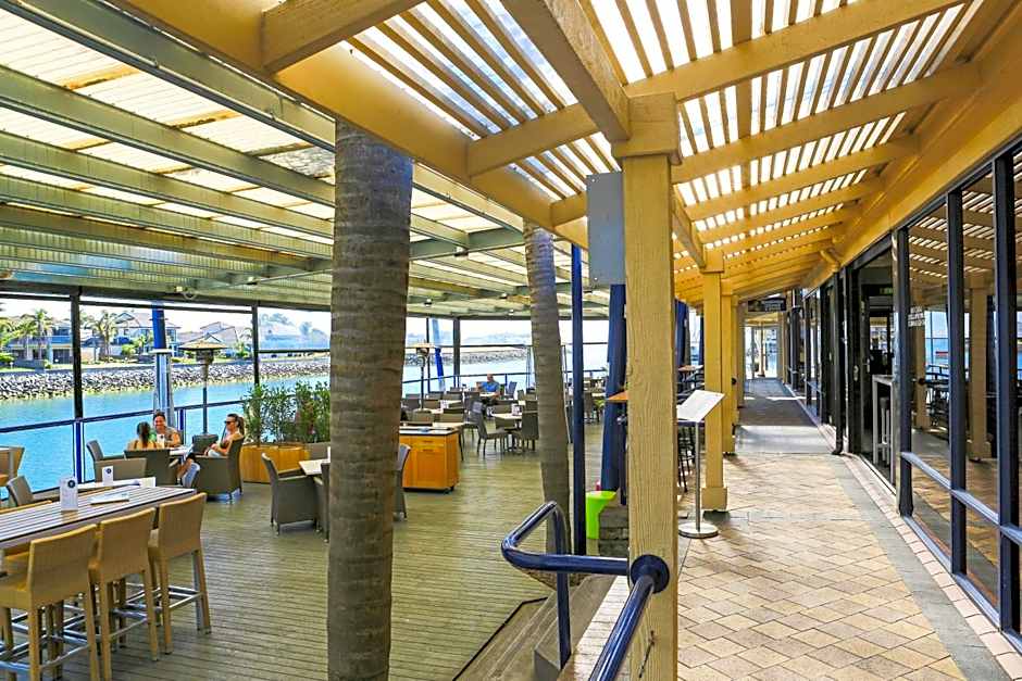 Marina Hotel and Apartments