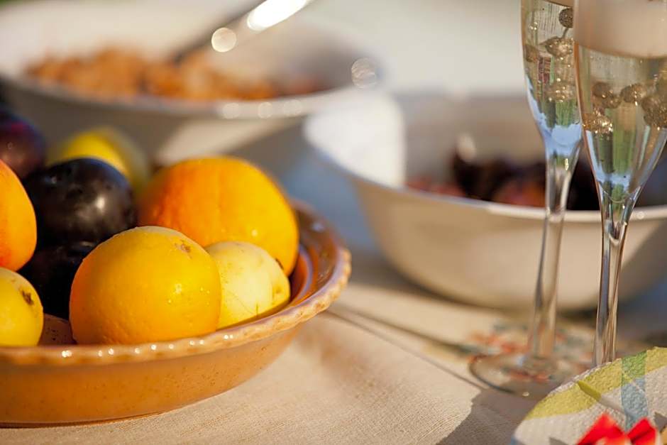 Anelia Boutique Studios & Apartments