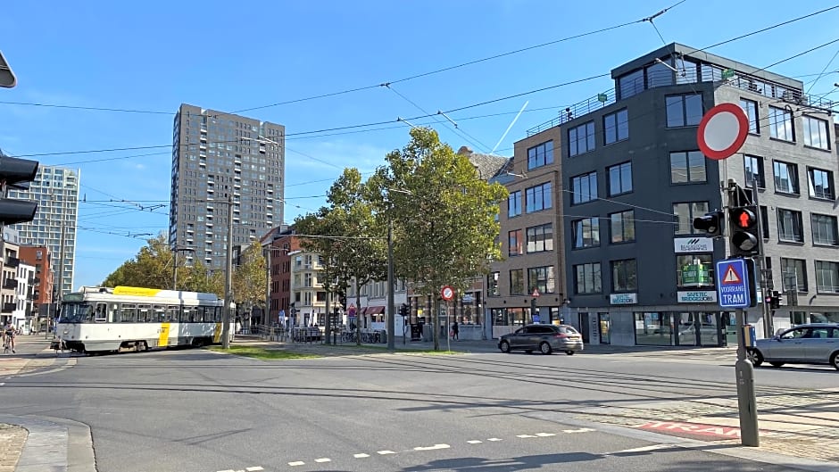SuitesRus near Antwerp City Centre