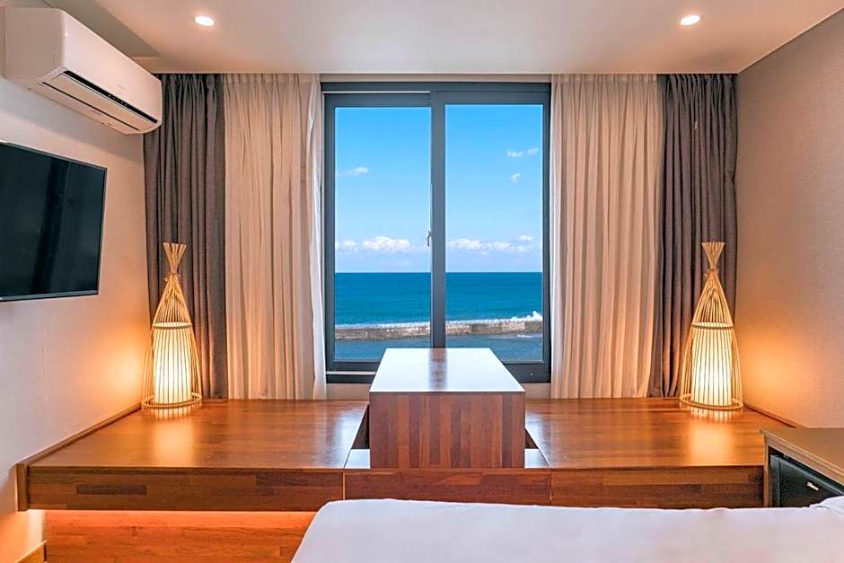 Two Y Hotel