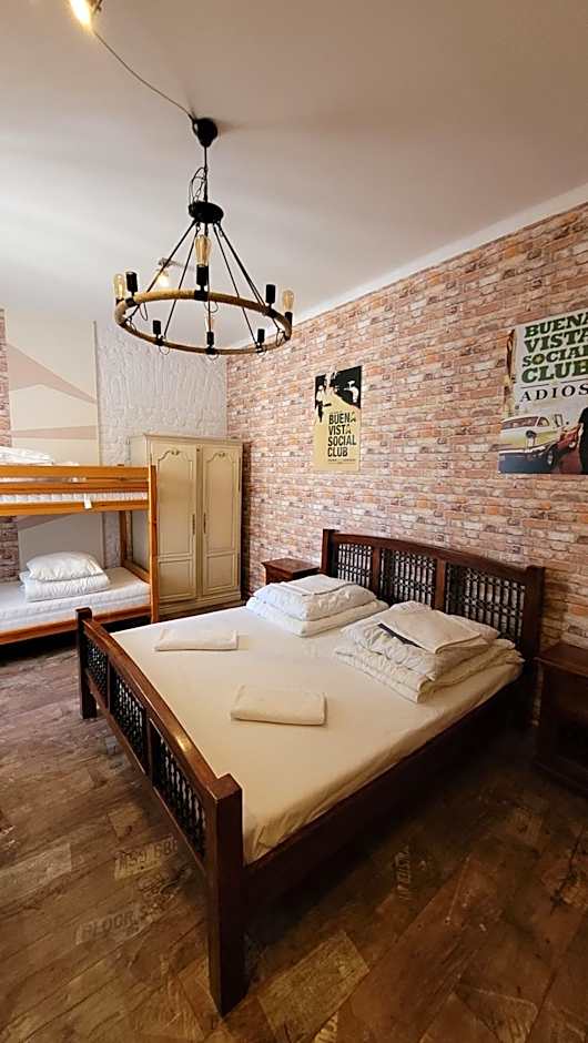 Chmielna 5 Rooms & Apartments