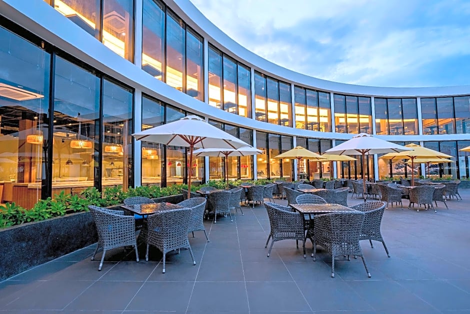 Oceanami Villas & Beach Club - by Thang Long Group