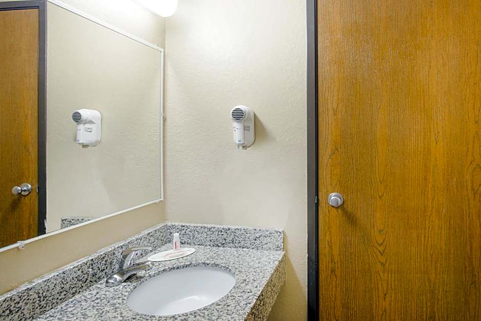 Super 8 by Wyndham Massena NY