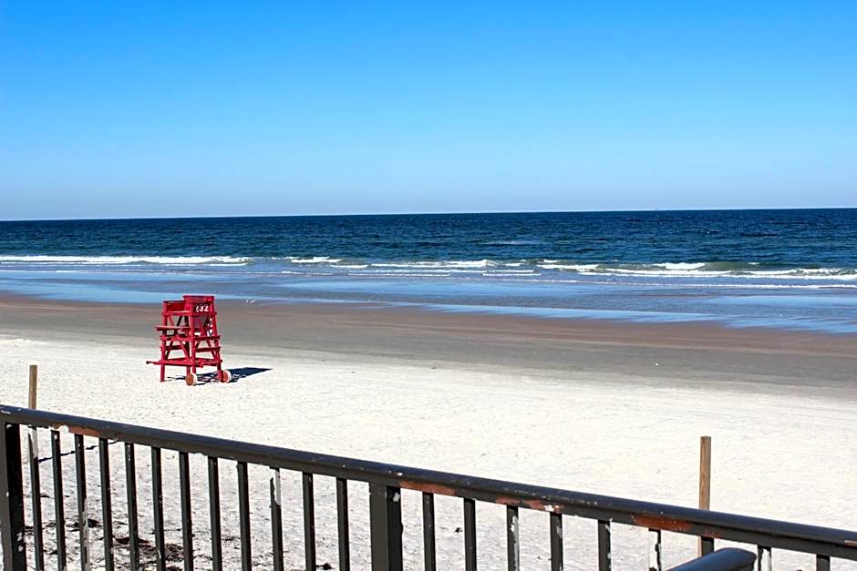 La Quinta Inn & Suites by Wyndham Oceanfront Daytona Beach