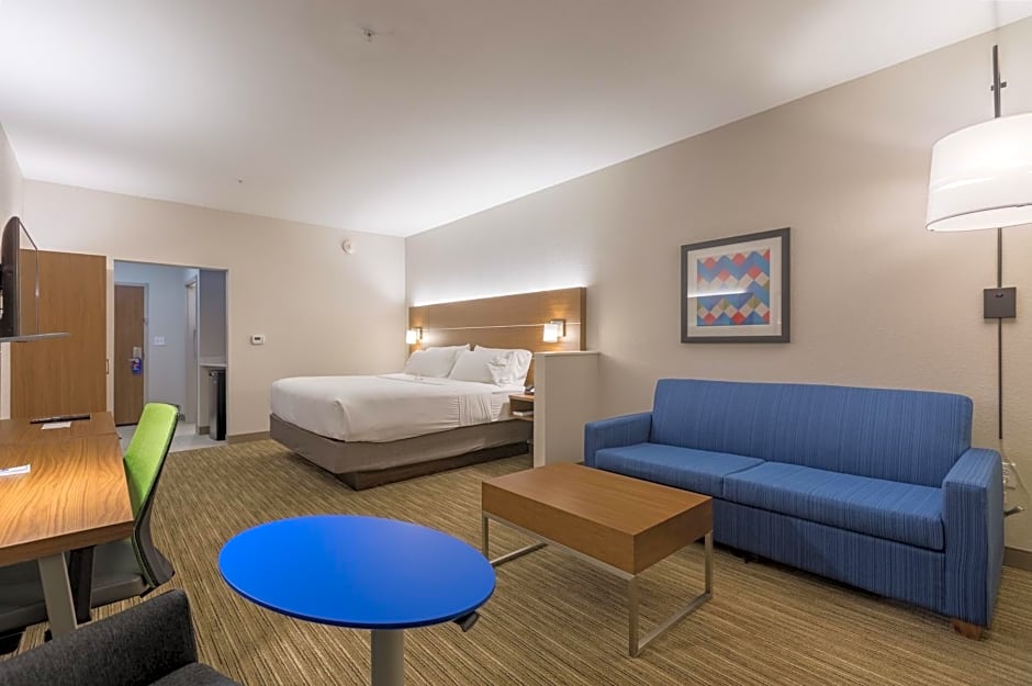 Holiday Inn Express & Suites San Marcos South By IHG