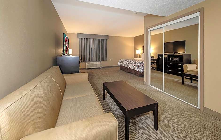 Red Roof Inn & Suites Newburgh - Stewart Airport