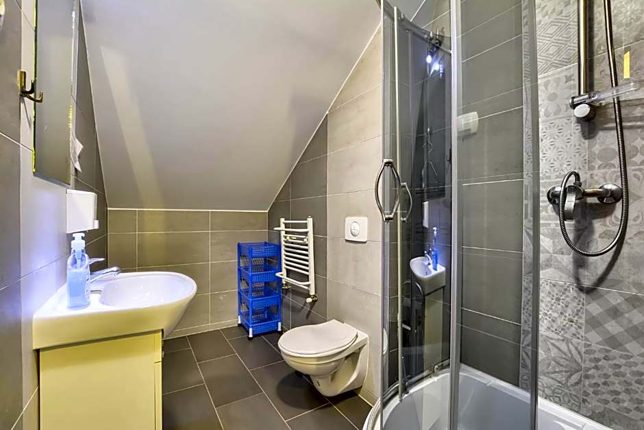 Zajazd Karłów Restauracja & Pokoje Gościnne