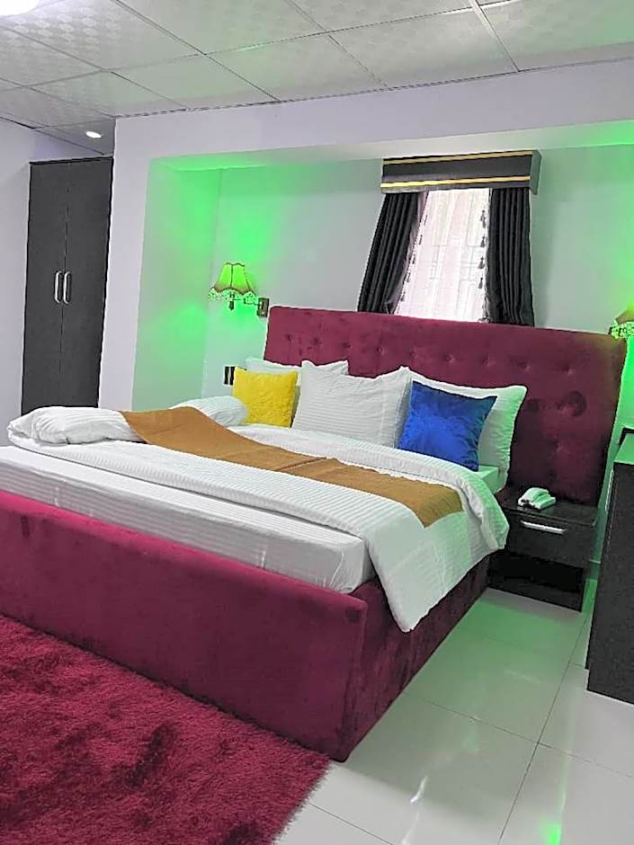 Glandov Suites and Apartment