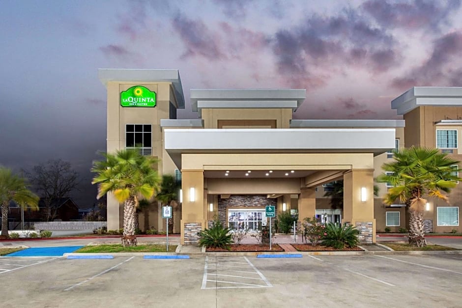 La Quinta Inn & Suites by Wyndham Lake Charles-Westlake