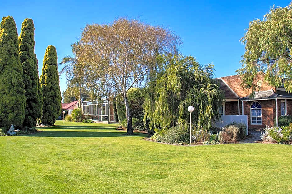 Arkana Motor Inn & Terrace Apartments