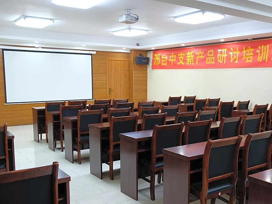 7 Days Premiuma Xingtai Railway Station Tianyi Str