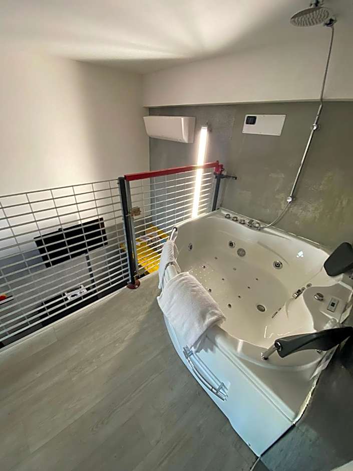 B2In Suite & Office