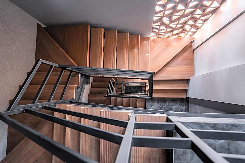 LOA LIVING Solo Baru