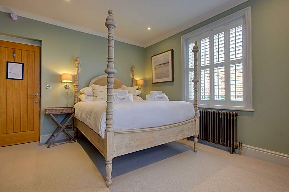 The Railway Hotel by Barefoot Retreats