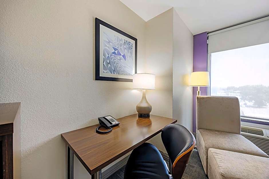 Best Western Plus Gen X Inn