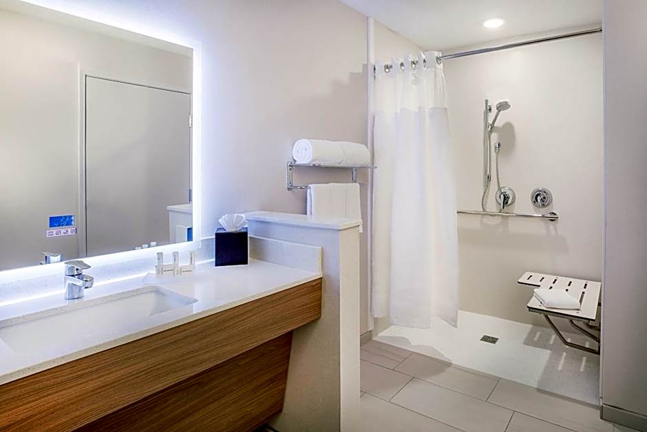 Fairfield Inn & Suites by Marriott McPherson