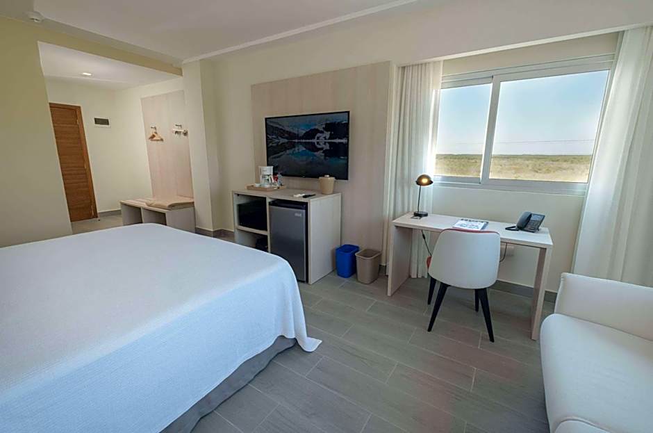 Super 8 by Wyndham Manzanillo