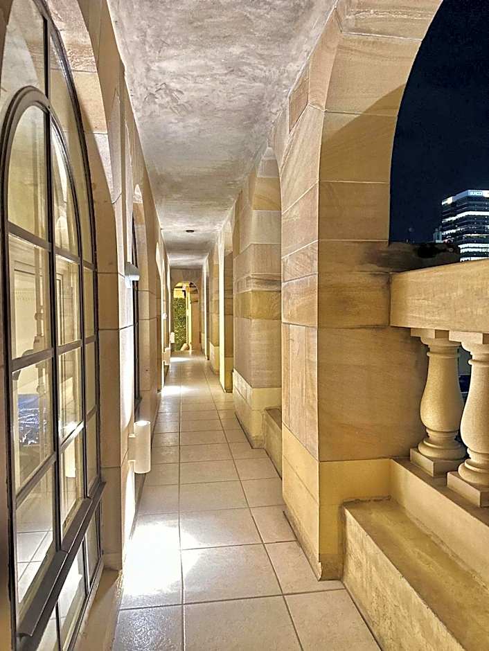 Macarthur Chambers Apartments