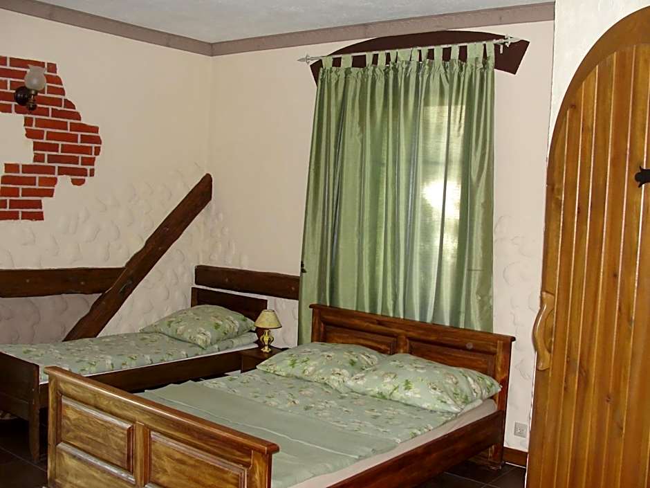 Pokoje i domki Saraceńska Chata