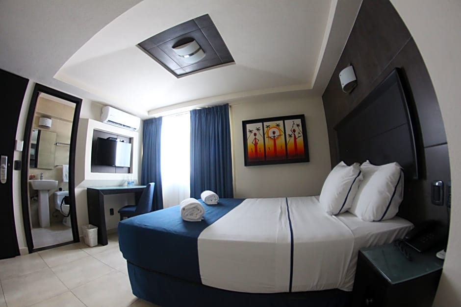 Hotel Portonovo Plaza Malecon