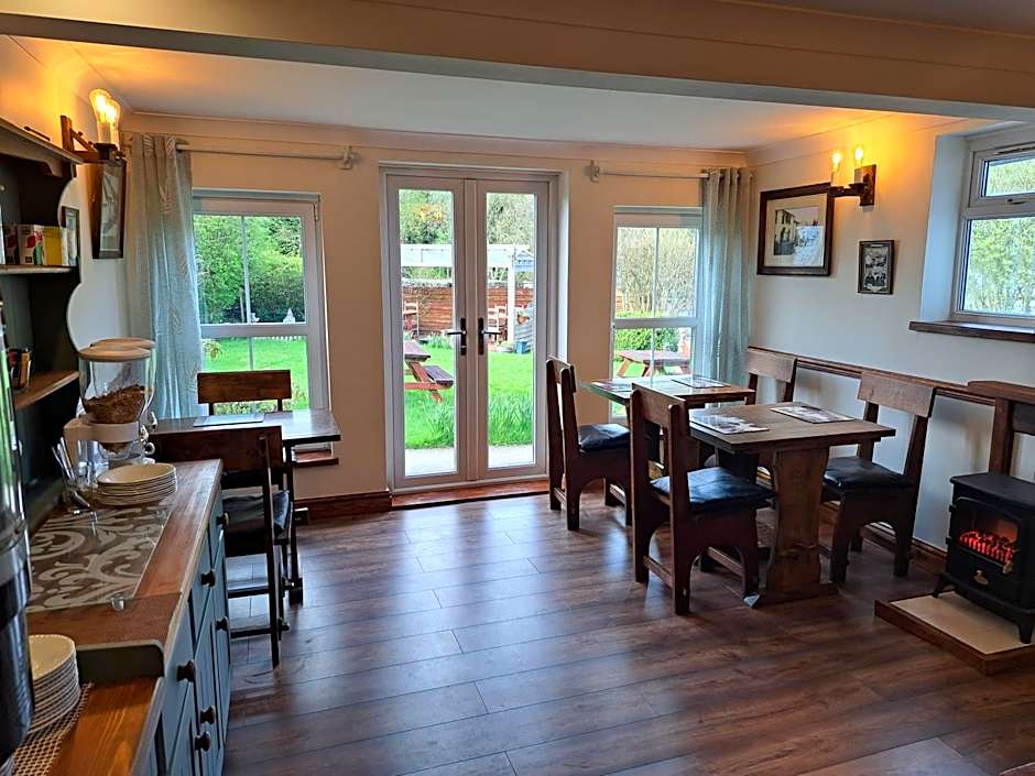 Llew Coch B&B formerly The Red Lion inn