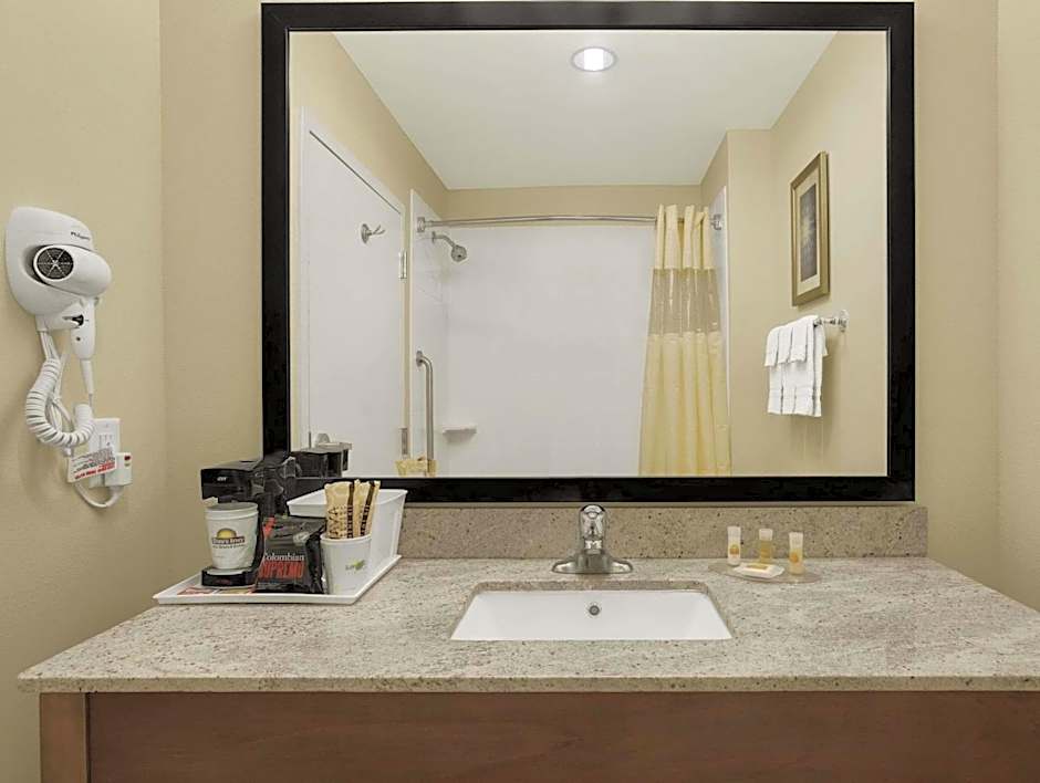 Spark by Hilton Victoria