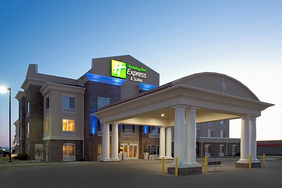 Holiday Inn Express Hotel & Suites Minot South By IHG
