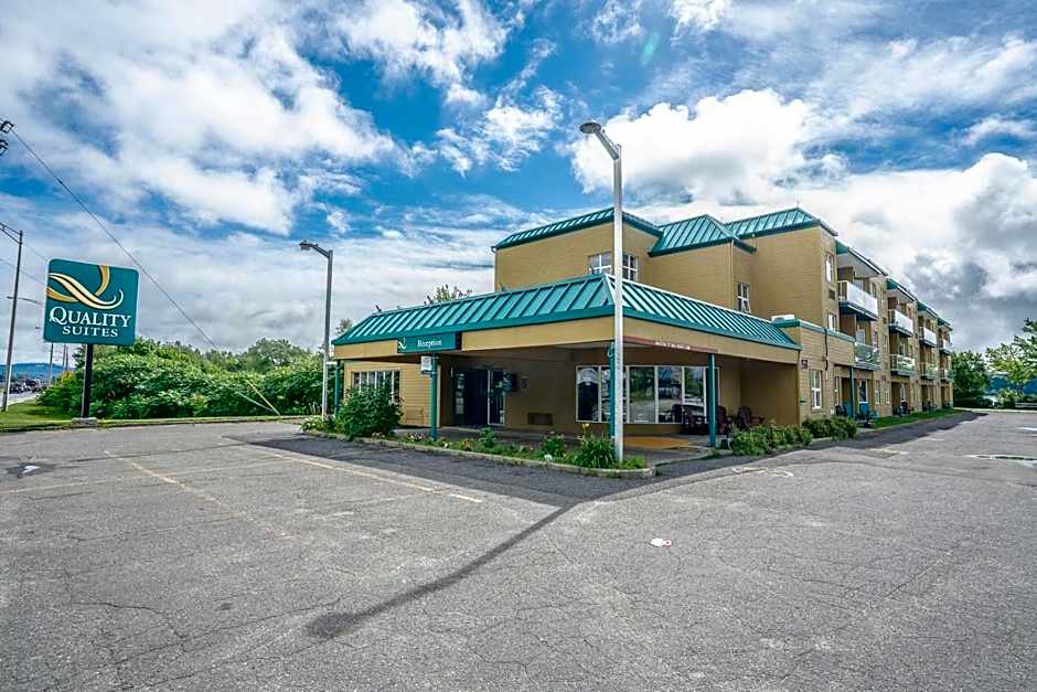 Quality Suites Ste Anne De Beaupre