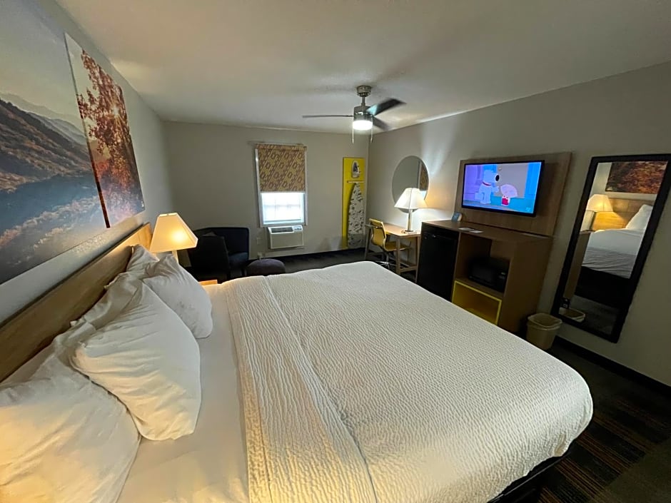 Days Inn by Wyndham Holladay