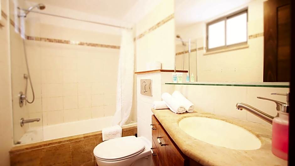 The Market Courtyard - Suites Hotel