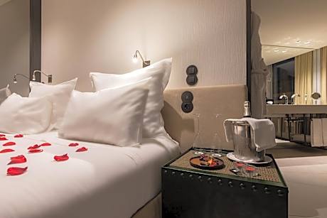 Deluxe Premium Double Room