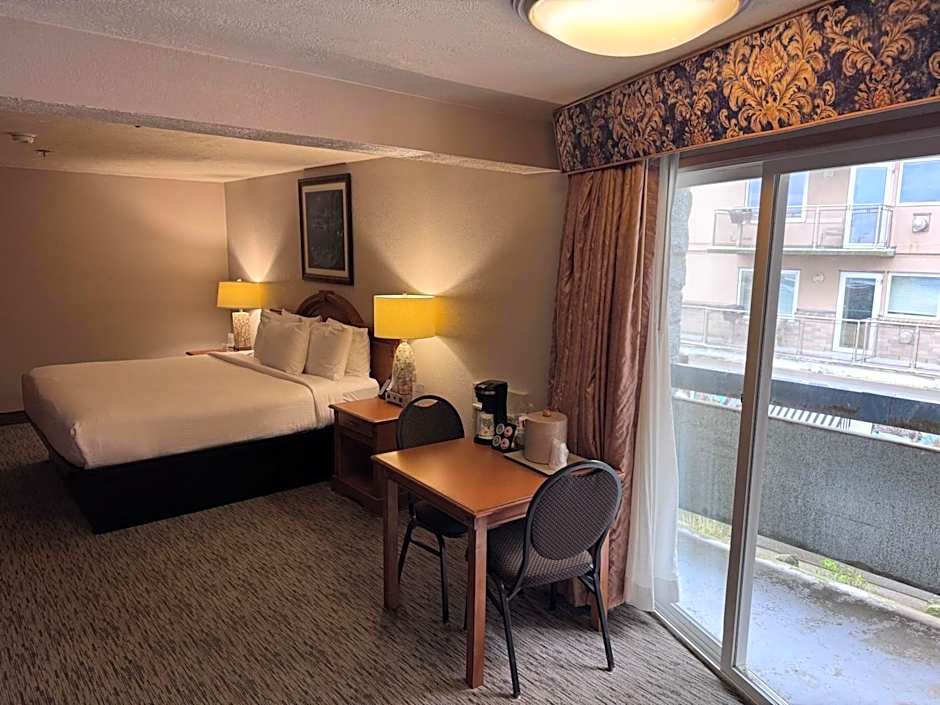 Promenade Inn & Suites Oceanfront