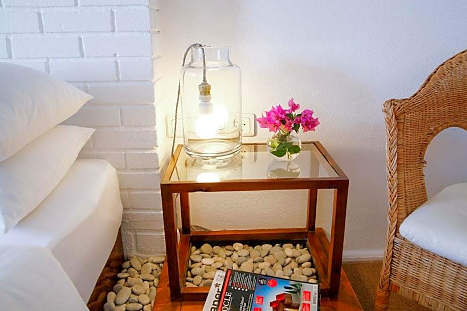 4reasons hotel + bistro | 12+