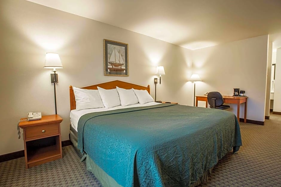 Quality Inn & Suites Federal Way