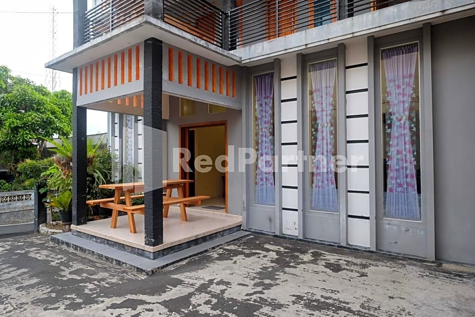 Wisma Giri Mulyo B near Grojogan Sewu Mitra RedDoorz