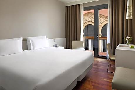 Standard Double or Twin Room (2 adults)