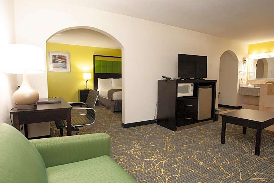 AmericInn by Wyndham Delafield
