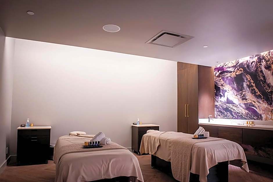 The Omni King Edward Hotel